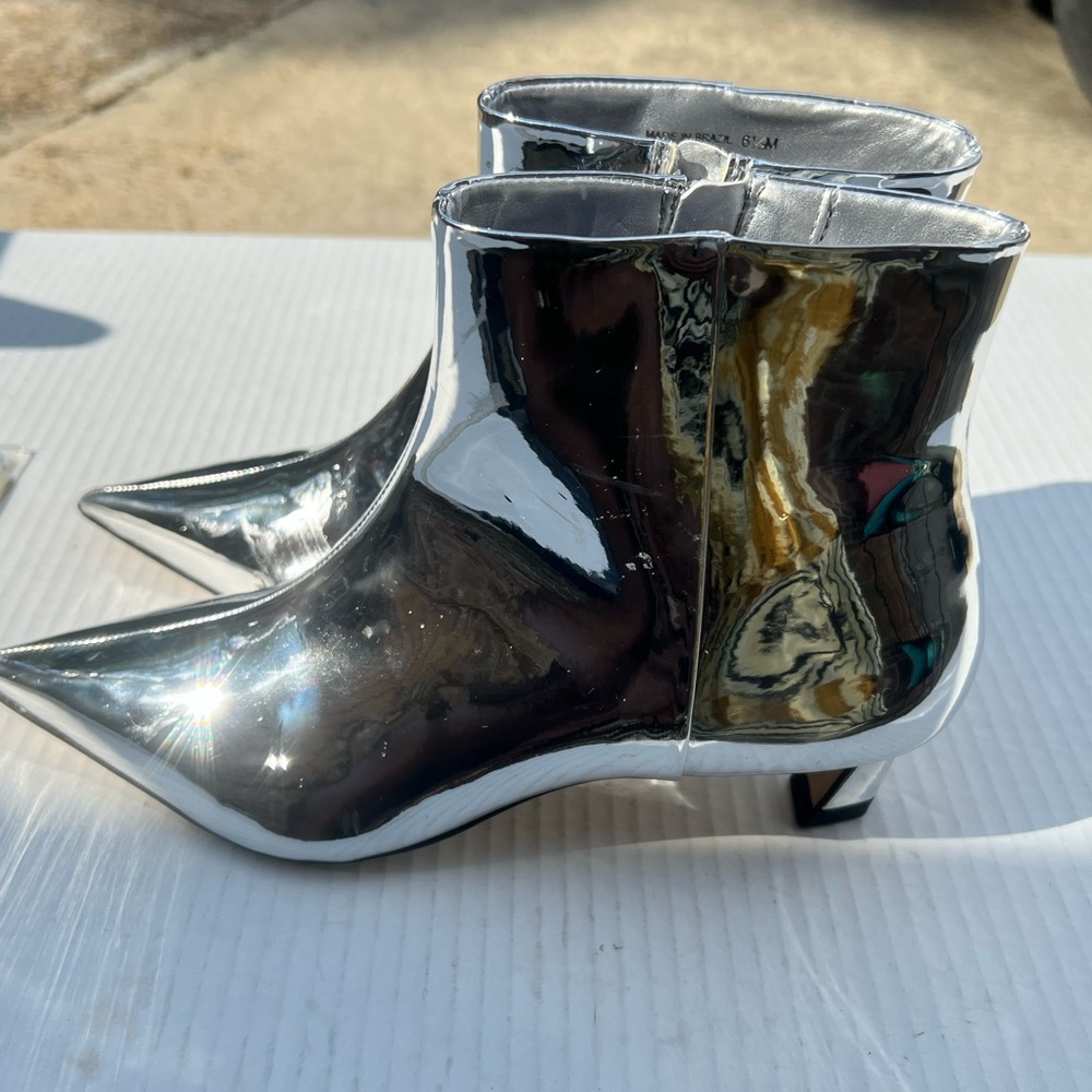 Gianni Bini Silver‎ Metallic Pointed Toe Kitten Heel Ankle Boots Size 6.5